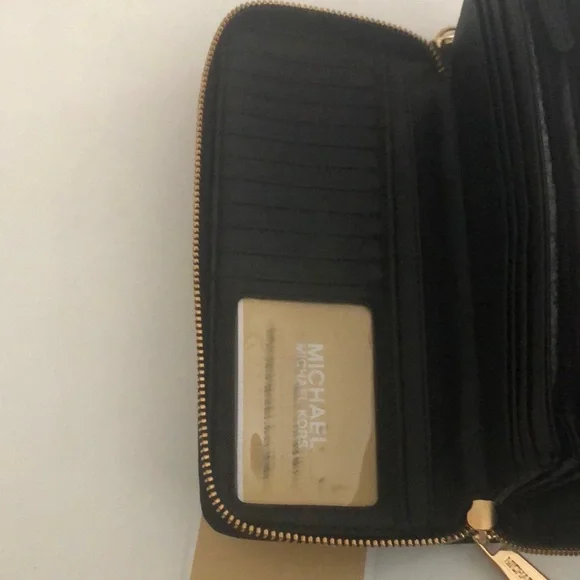 Michael Kors Wallet Black L Jet Set Traveler Logo Continental Wristlet Gold Deta - Picture 8 of 13